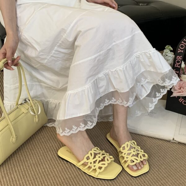 Summer Roman Style Hollow-out Slippers Flat All-match Vacation Style Beach Slippers Women - Image 2