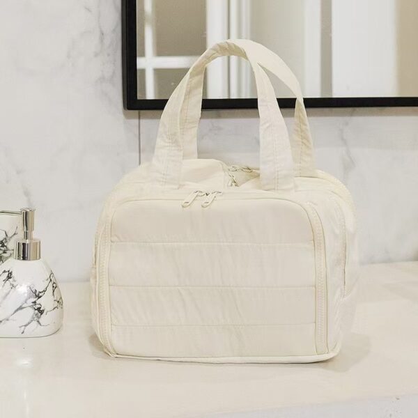 Lightweight And Large Capacity Partition Storage Travel Bag - Image 9