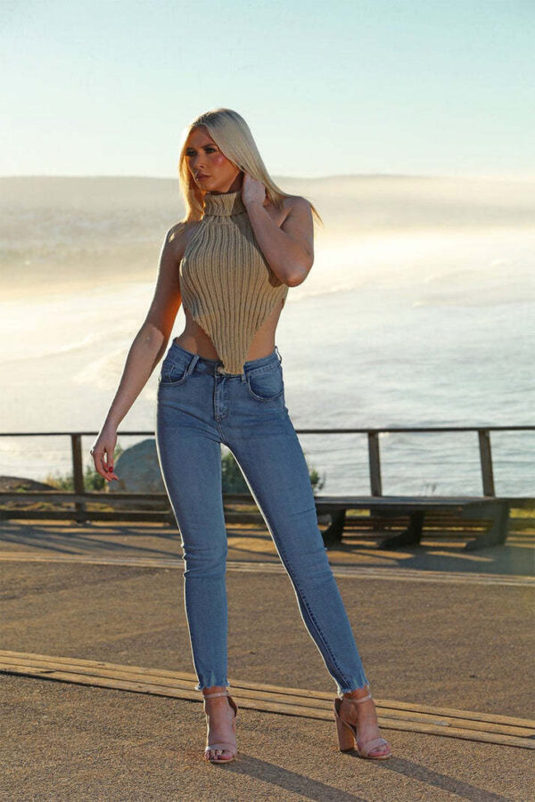 High Neck Roll Knitted Backless Front Cropped Top - Image 3