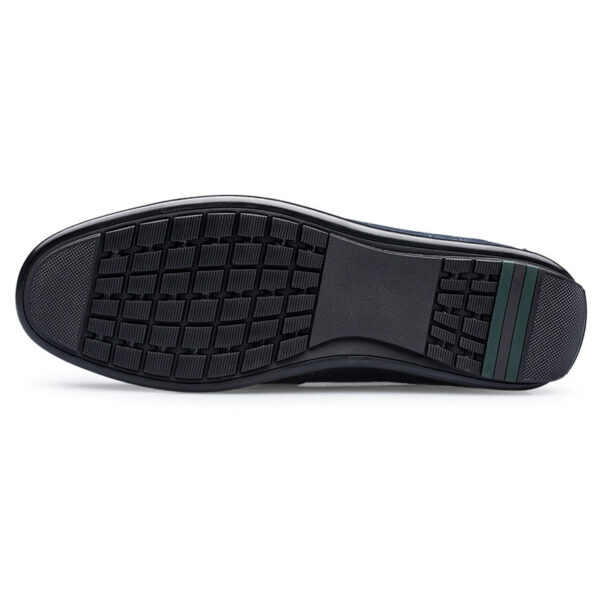 Round Toe Embossed Casual Leather Shoes Flat Heel - Image 6