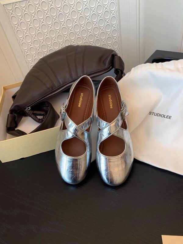 Cross Strap Silver Round Head Women's Shallow Mouth Flat Bottom Leather Shoes - Image 5