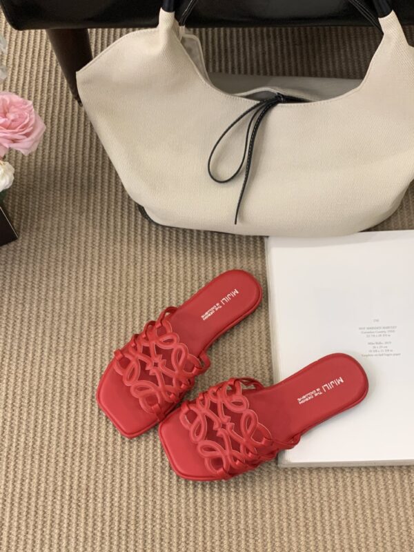 Summer Roman Style Hollow-out Slippers Flat All-match Vacation Style Beach Slippers Women - Image 9