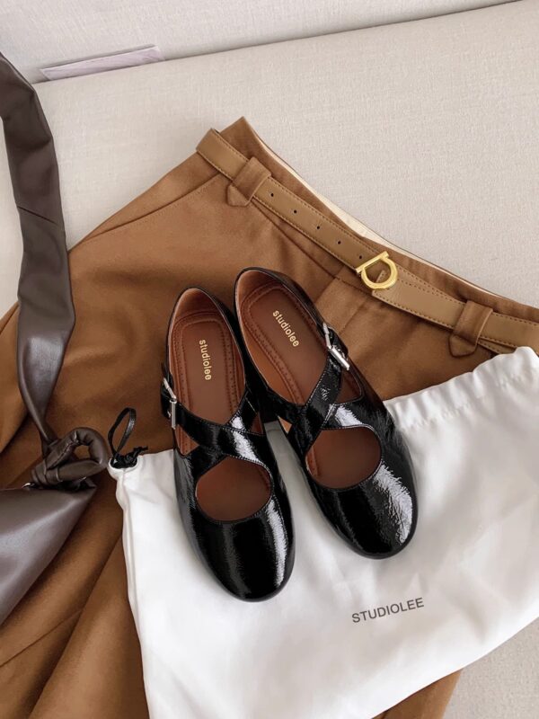 Cross Strap Silver Round Head Women's Shallow Mouth Flat Bottom Leather Shoes - Image 4