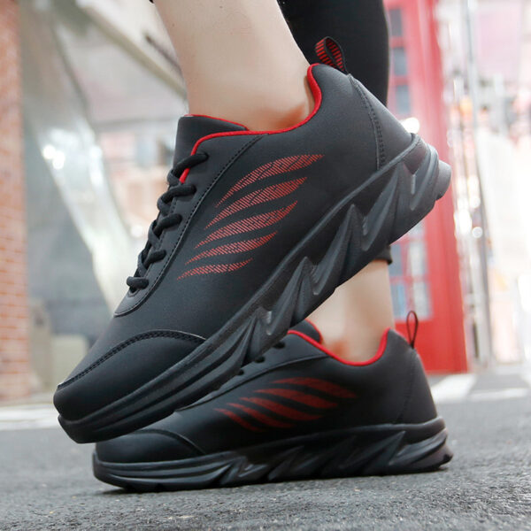 Men's Soft Bottom Light Casual Shoes Teenagers Autumn And Winter Leather Running Shoes - Image 4