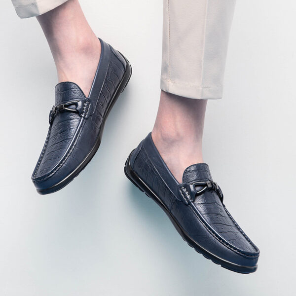 Round Toe Embossed Casual Leather Shoes Flat Heel - Image 7
