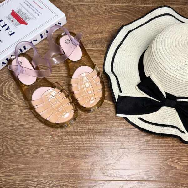Women's Fashion Hollowed-out Beach Flat Sandals - Image 5