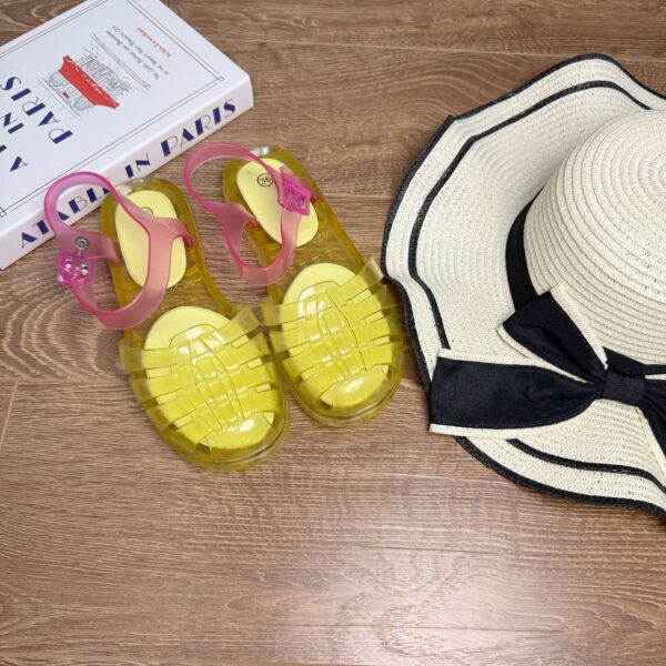Women's Fashion Hollowed-out Beach Flat Sandals - Image 7