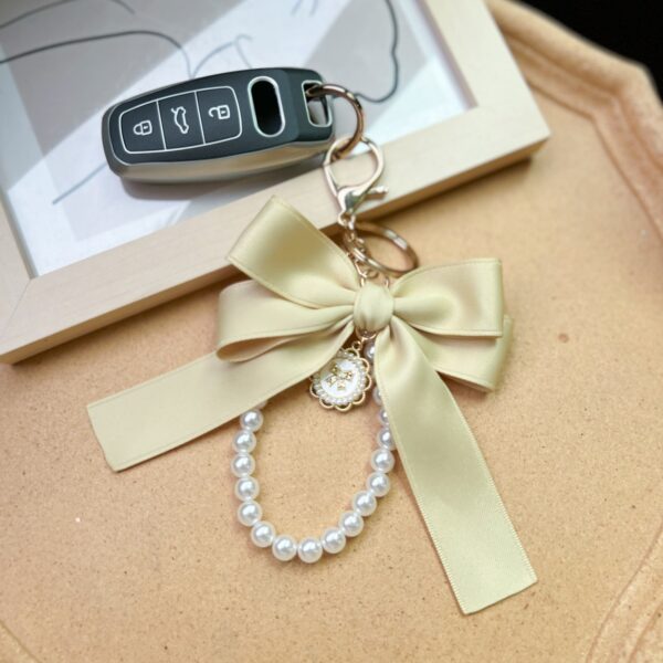 Bow Pearl Metal Keychains Decoration - Image 2