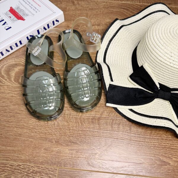 Women's Fashion Hollowed-out Beach Flat Sandals - Image 3