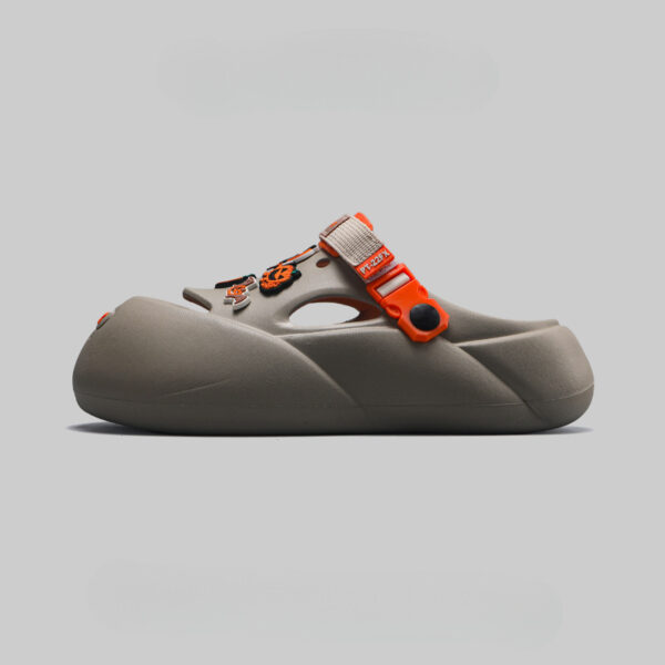 Summer Funny Baotou Beach Hole Shoes Men - Image 2