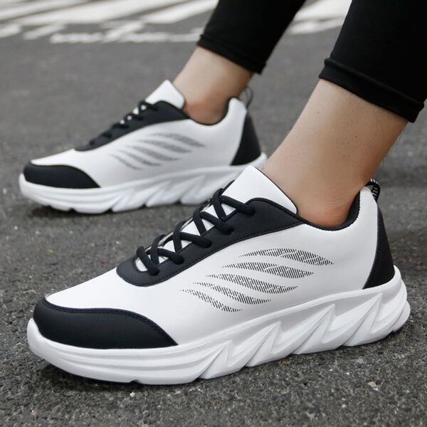 Men's Soft Bottom Light Casual Shoes Teenagers Autumn And Winter Leather Running Shoes - Image 6