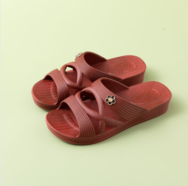 Casual Non Slip Thick Soled Slippers With A Comfortable Outdoor Atmosphere - Image 3