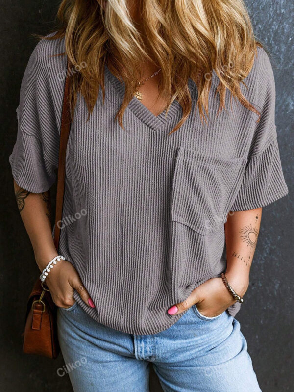 Fashionable Two-tone Pullover Short Sleeve V-neck Top For Women - Image 5