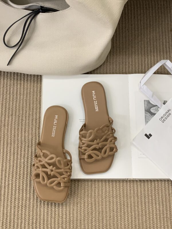 Summer Roman Style Hollow-out Slippers Flat All-match Vacation Style Beach Slippers Women - Image 3