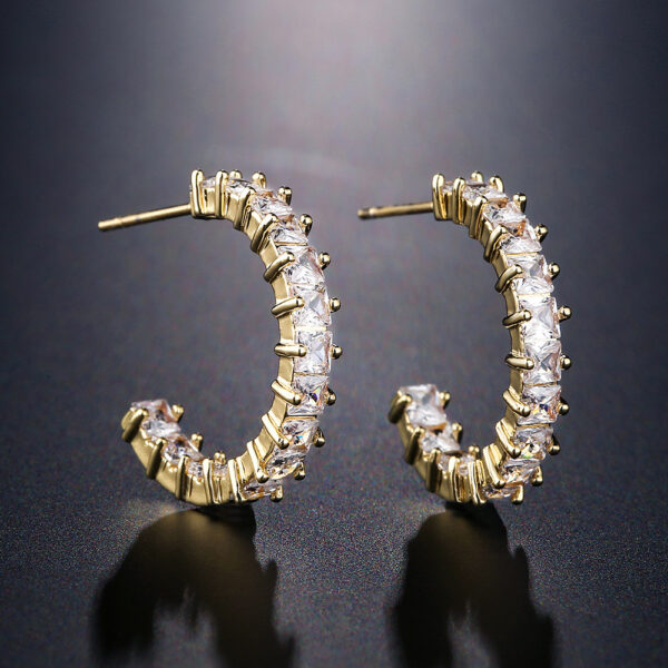 Women's Irregular Retro Inlaid Zirconium Thick C- Shaped Earrings - Image 6