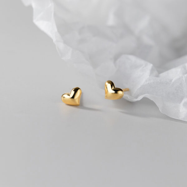 S925 Silver Glossy Love Heart Stud Earrings Simple Daily - Image 4
