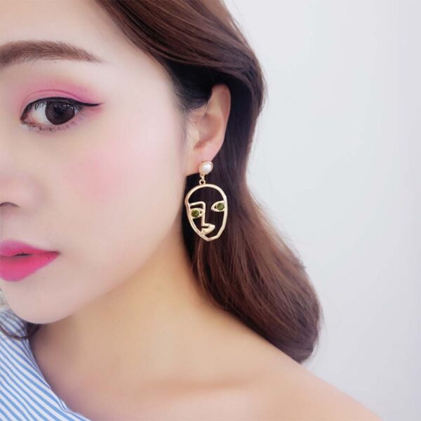 Korean face personality pearl design earring Earrings - Image 3