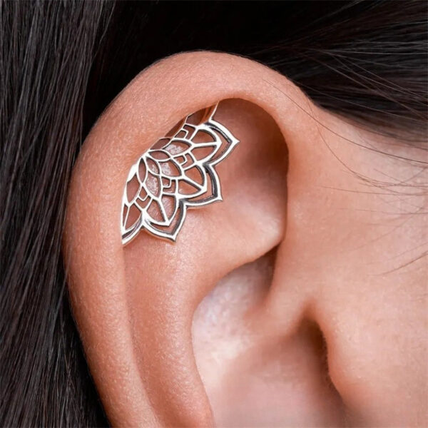 Spider Web Stud Earrings Personality Halloween Horror - Image 3