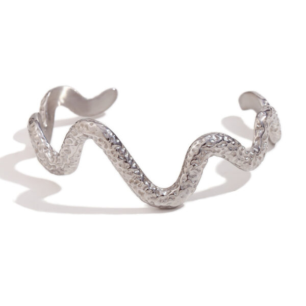 Fashionable All-match Stainless Steel 18K Gold Plating Beating Pattern Wave Snake Bracelet - Image 4