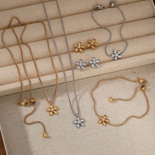 New Stainless Steel Flower Bracelet Necklace And Earring Suit Simple Fashion - Image 3