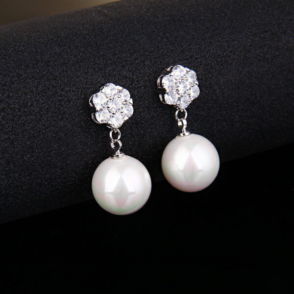 Round pearl long earrings - Image 2