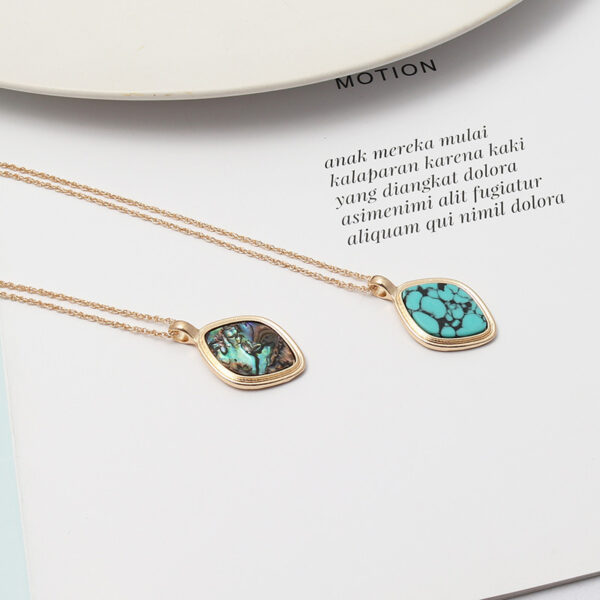Abalone Shell Turquoise Inlaid Exquisite Short Chic Necklace - Image 6