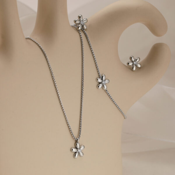 New Stainless Steel Flower Bracelet Necklace And Earring Suit Simple Fashion - Image 2