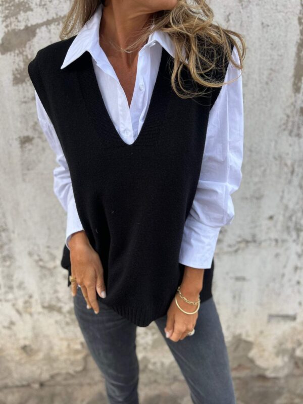 Women's V-neck Knitted Sweater Vest - Image 4
