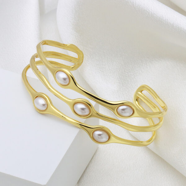 Stone Peach Heart Copper Plating 18K Gold Hollow Bracelet - Image 4