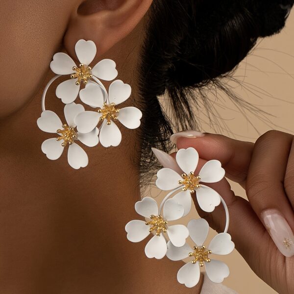 Fashion Personality Retro Flower Earrings For Women - Image 4