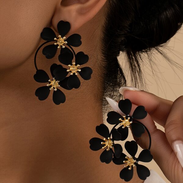 Fashion Personality Retro Flower Earrings For Women