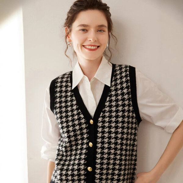 Cashmere Knitted Cardigan Sleeveless Vest Coat - Image 4