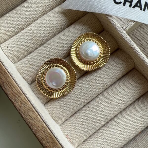 Fashion French Retro Simple Earrings For Women - Image 5