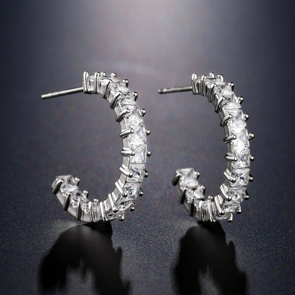 Women's Irregular Retro Inlaid Zirconium Thick C- Shaped Earrings - Image 3