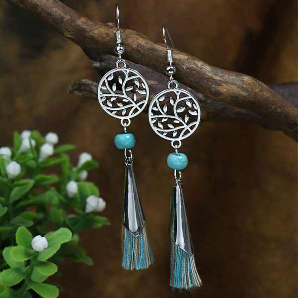 Women's Fashion Retro Exaggerated Temperamental Earrings - Image 9