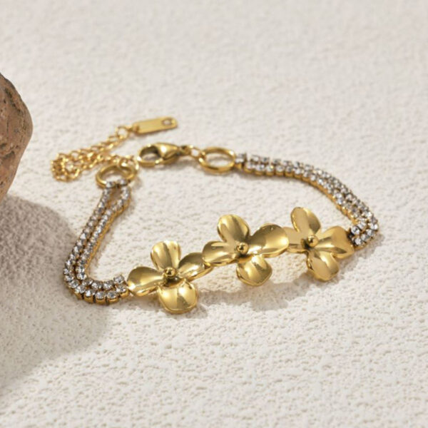 Light Luxury 18K Gold Plated Stainless Steel Flower Bracelet - Image 2