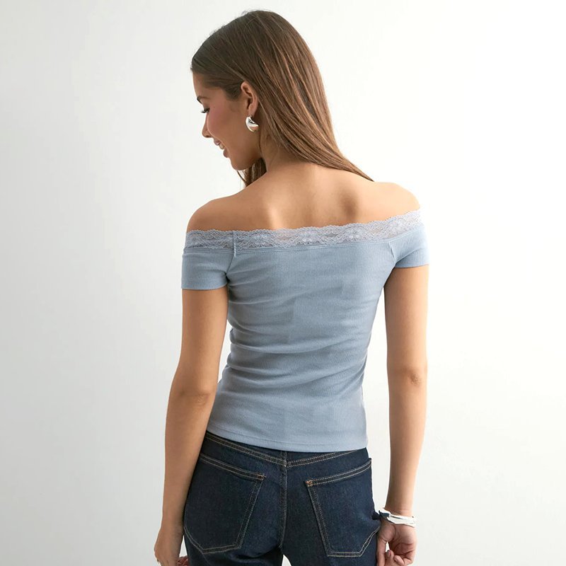 Solid Color Sleeveless Off-neck Lace Top - Image 2