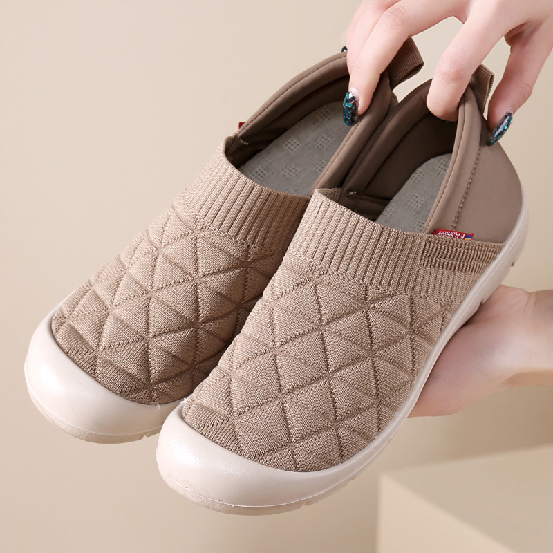 Spring Casual Slip-On Beijing Cloth Shoes Lightweight Flat Shoes Soft Sole Comfortable Versatile Mom Shoes - Image 4