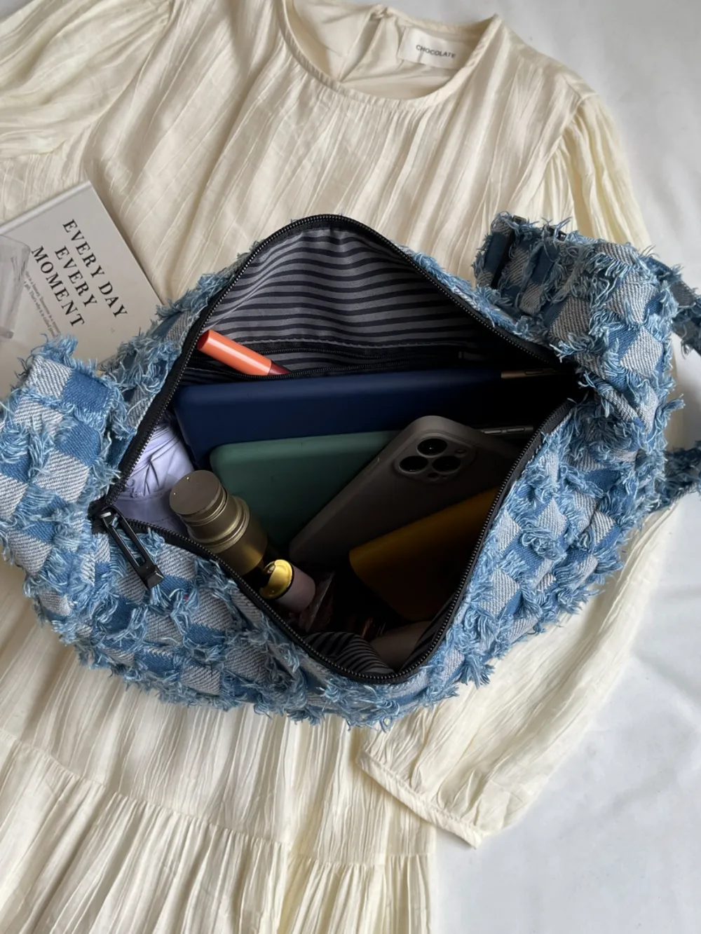 Checkered Raw Edge Denim Shoulder Bag - Image 4