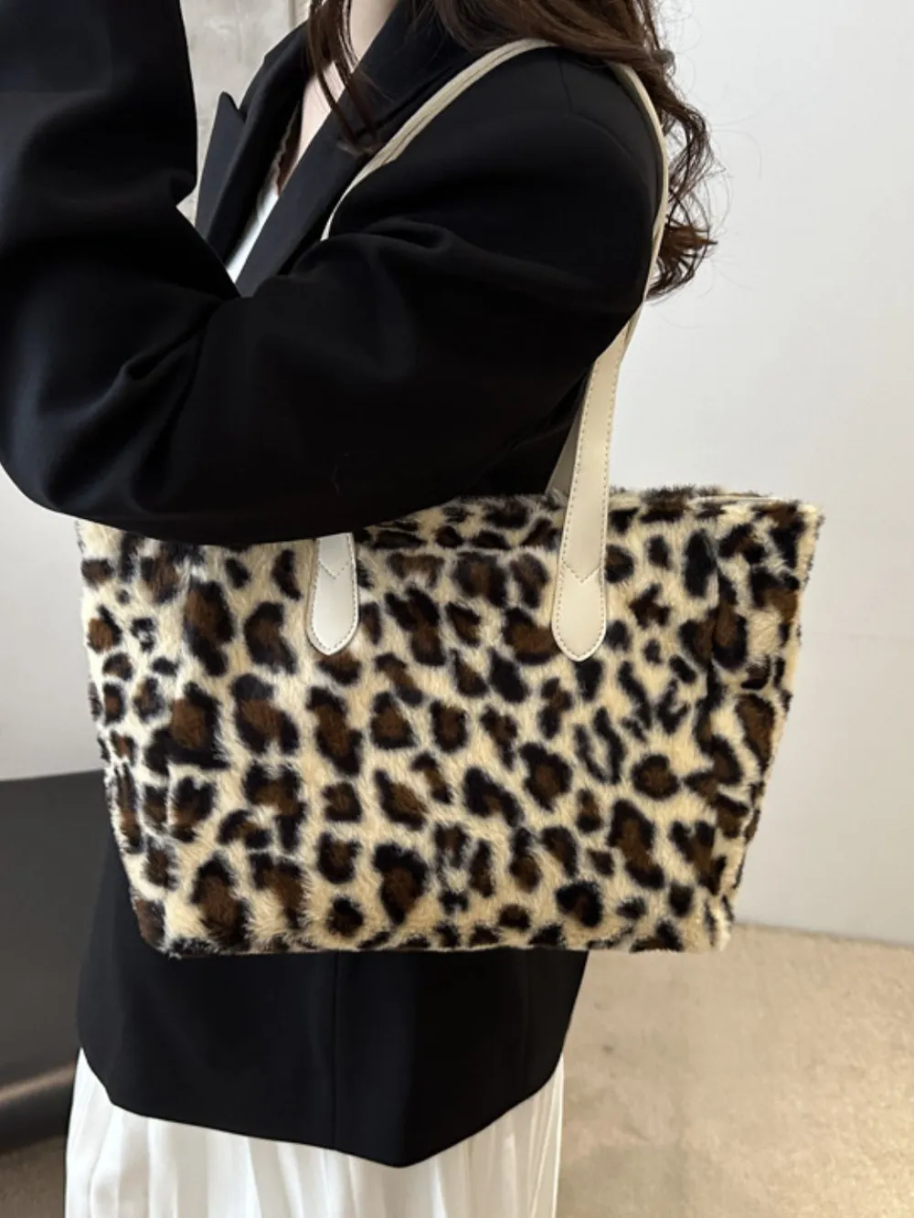 Leopard Fluff Tote Bag - Image 12