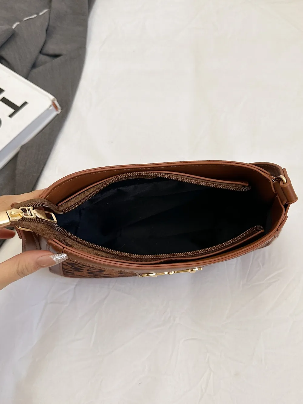 Bow Leopard PU Leather Handbag - Image 3