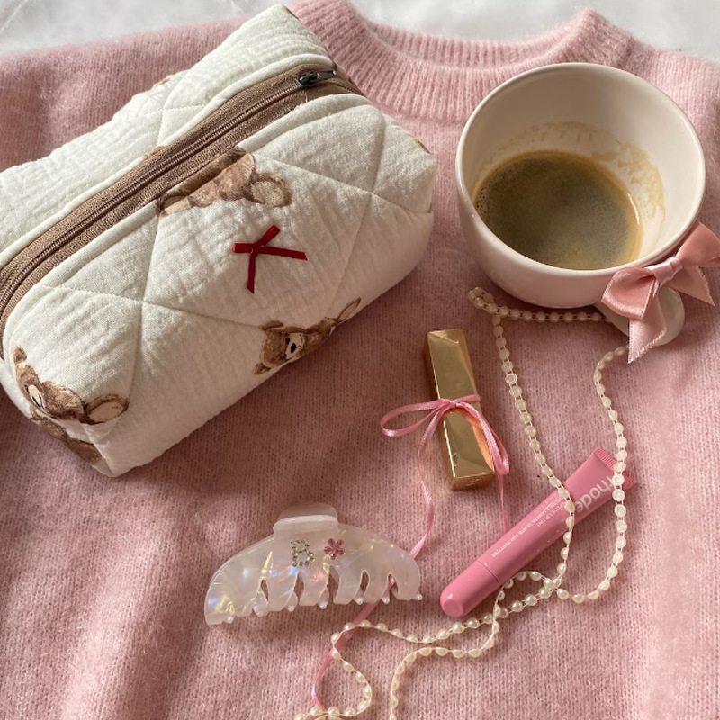 Cute Teddy Bear Makeup Bag, Portable Makeup and Skincare Storage Bag, Large Capacity Cartoon Printed Toilet Bag - Image 3