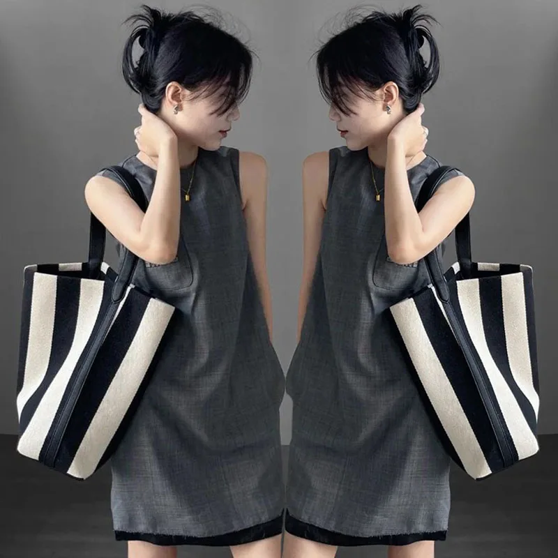 Black and white contrasting wide shoulder strap women's bag large capacity tote bag bucket bag - Image 2