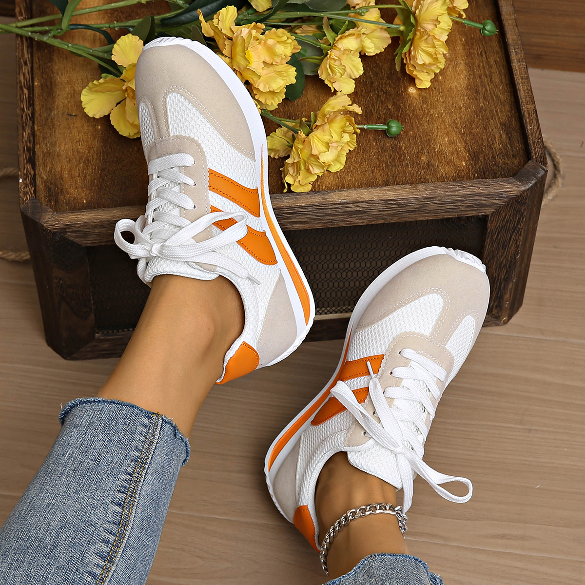 Casual and comfortable lace up sports flat bottom women's sports shoes - Image 2