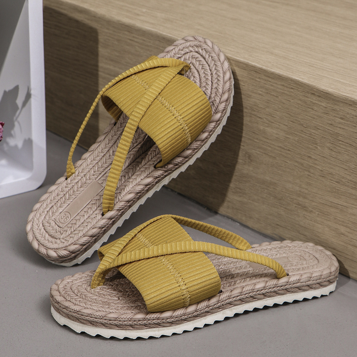 Women's Beach Vacation Sandals Fashion Toe-Strap Flip-Flops Slipper - Image 3