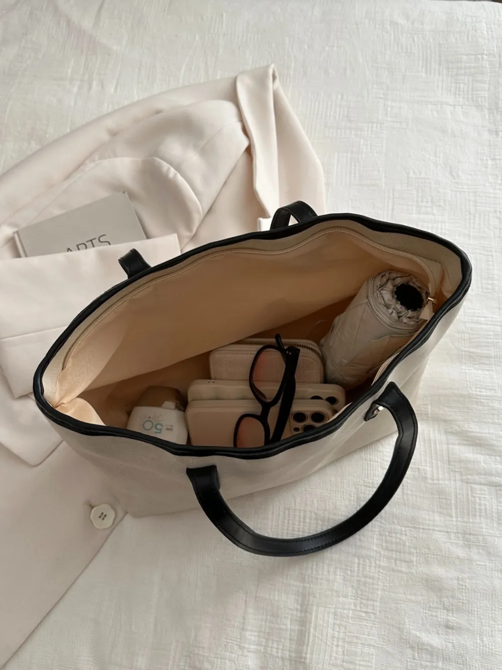 PU Leather Medium Shoulder Bag - Image 17