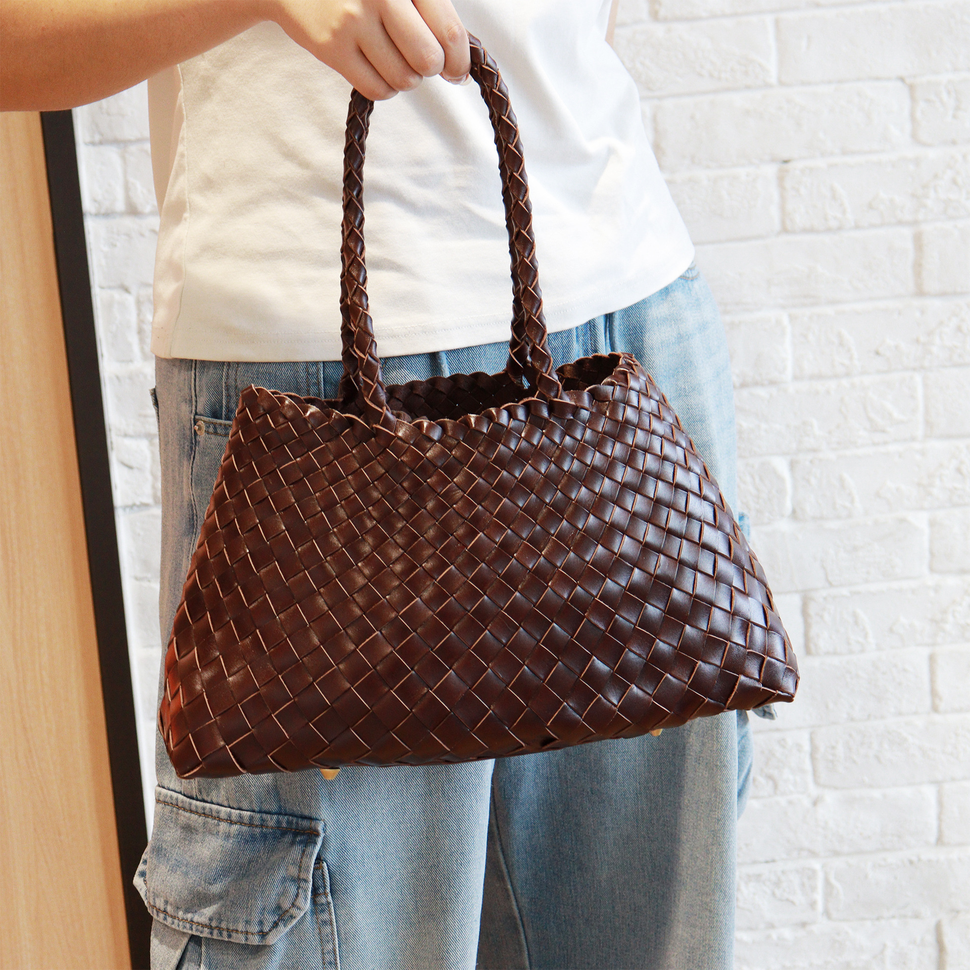 Trendy Retro Large Capacity Handbag Pure Handmade Woven Maternity Bag Commuter Shoulder Tote Bag - Image 3
