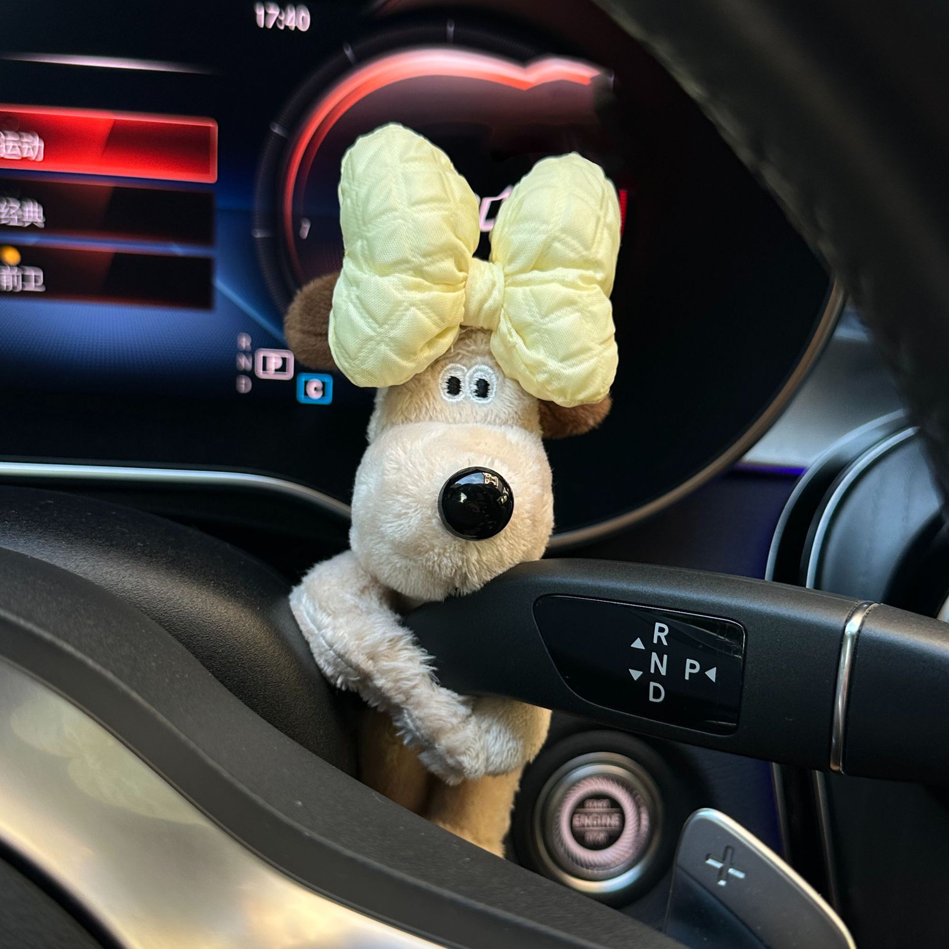 Car small ornaments cute head dog plush doll sentimental car interior decoration supplies - Image 7