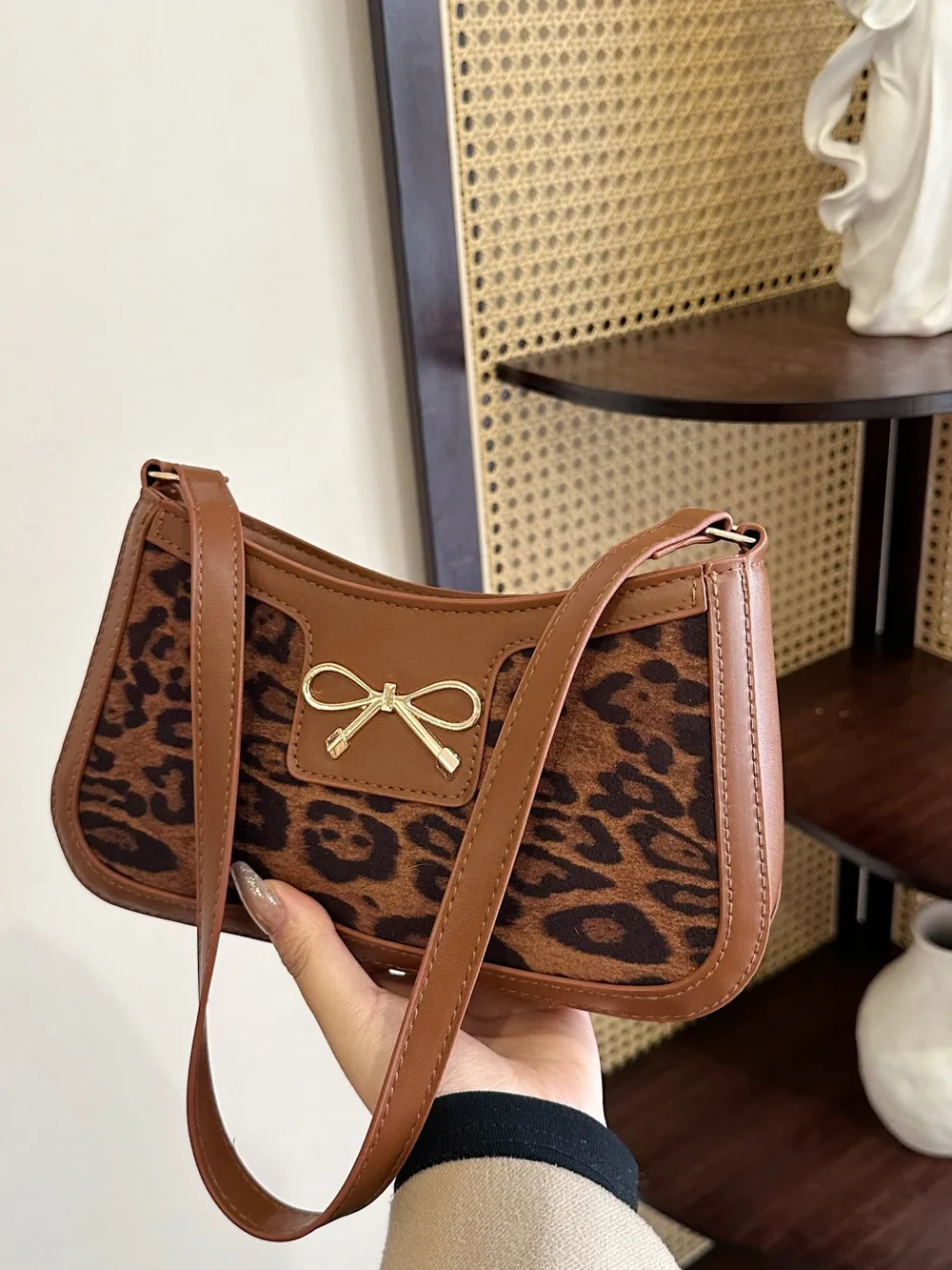 Bow Leopard PU Leather Handbag - Image 4