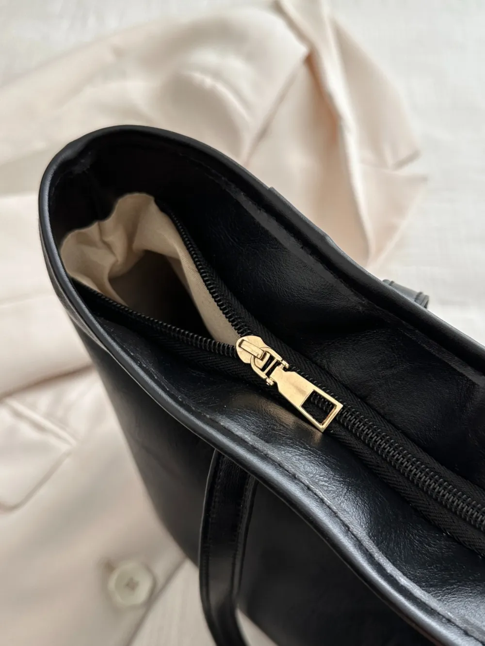 PU Leather Medium Shoulder Bag - Image 7